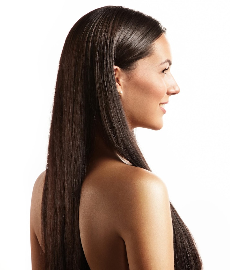 Foto grátis mulher com o cabelo grisalho da parte de trás
