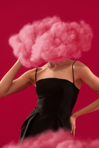 Foto grátis mulher com vista frontal da cabeça em forma de nuvem