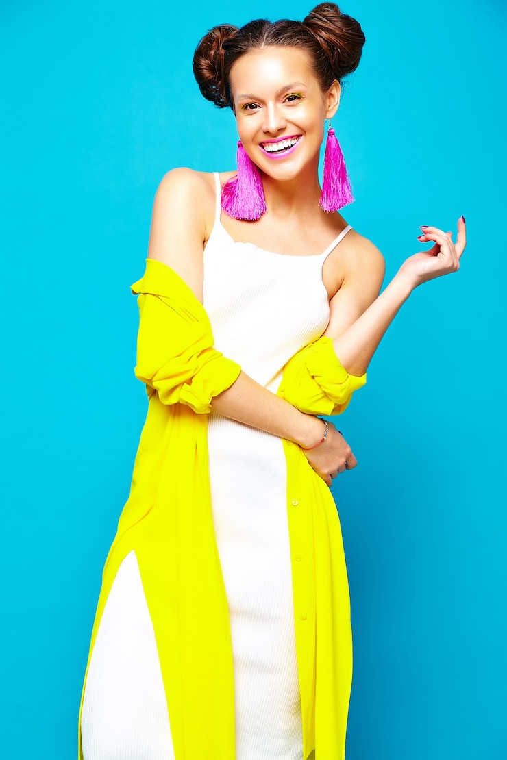 Foto grátis mulher de moda em roupas de verão casuais