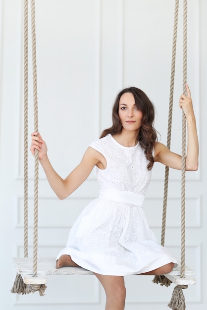 Mulher de vestido branco