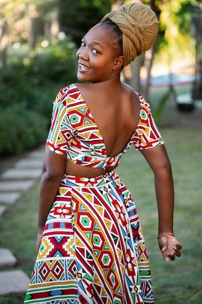 53 ideias de Dama ija  roupas, roupas africanas, roupas afros