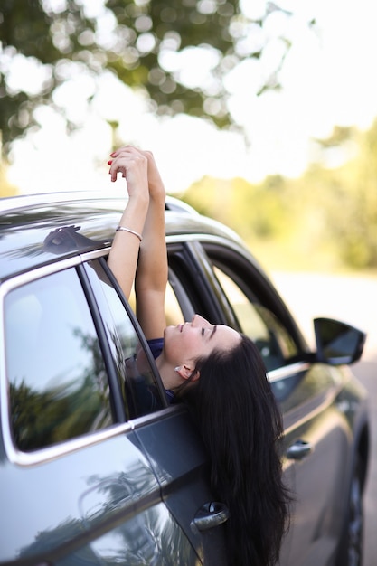 Mulher em um carro