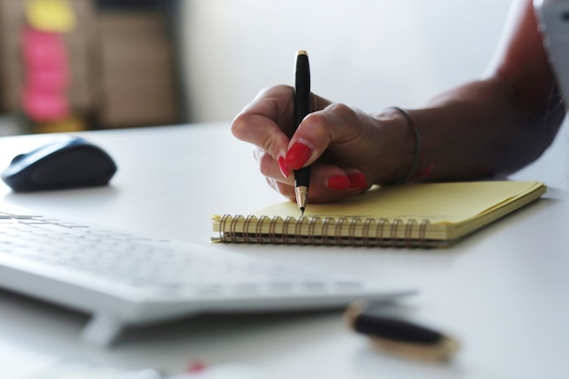 Mulher em um escritório