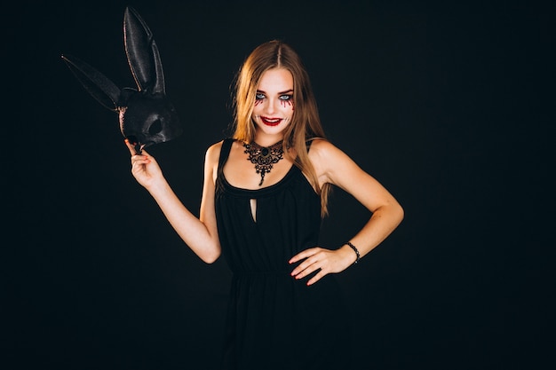 Foto grátis mulher em uma fantasia de halloween