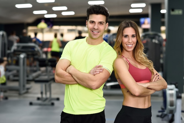 Foto grátis mulher esportivo magro ginásio