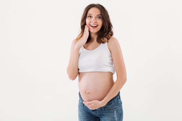 Foto grátis mulher grávida chocada