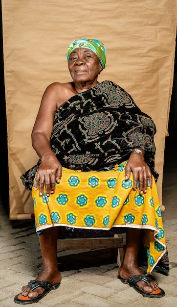 Foto grátis mulher idosa africana