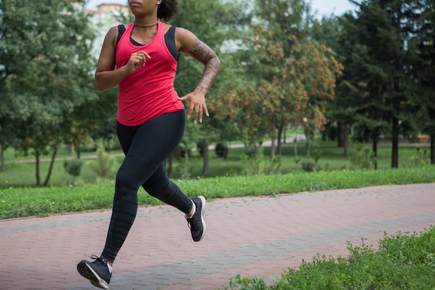 Mulher jovem, fazendo, exercício, parque