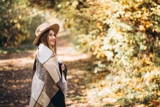 Foto grátis mulher jovem, parque