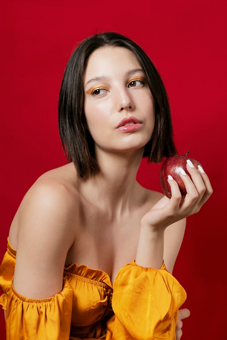 Foto grátis mulher, posar, maçã mão