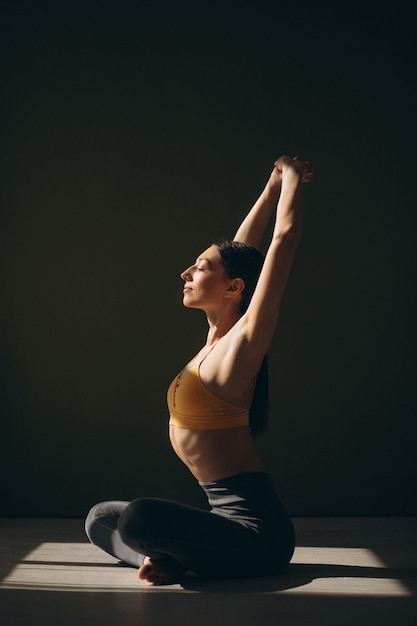 Foto grátis mulher, prática, ioga