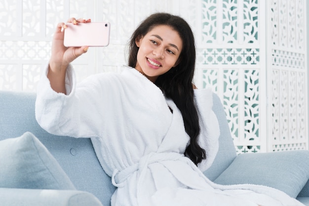 Foto grátis mulher, usando, móvel, spa