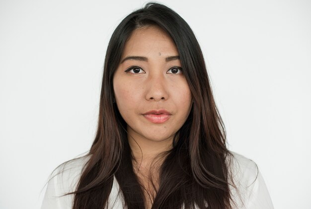 Mulher Worldface-asiática em um fundo branco