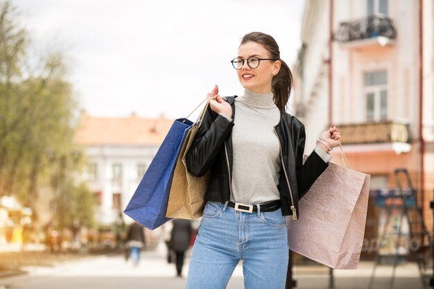 Mulheres, cidade, andar, asiático, profissional