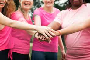 Foto grátis mulheres lutando contra o câncer de mama