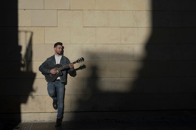 Foto grátis música de guitarra ao ar livre