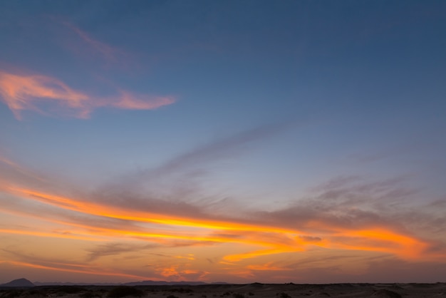 Foto grátis nascer do sol sobre o mar vermelho