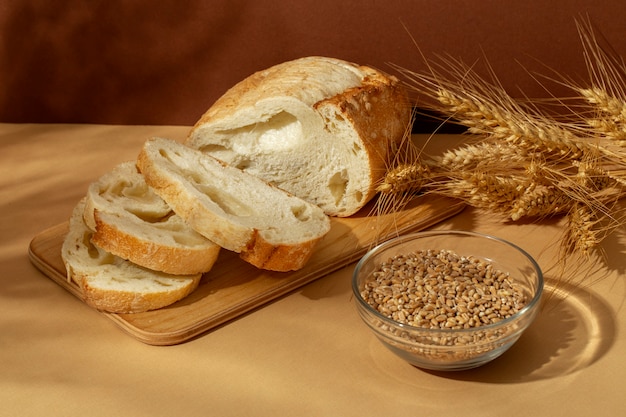 Natureza morta com comida de padaria apetitosa