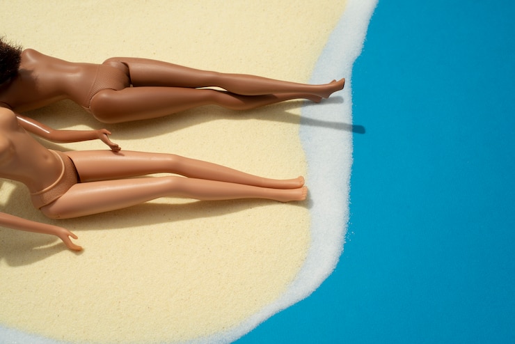 Foto grátis natureza morta com conceito de praia naturista