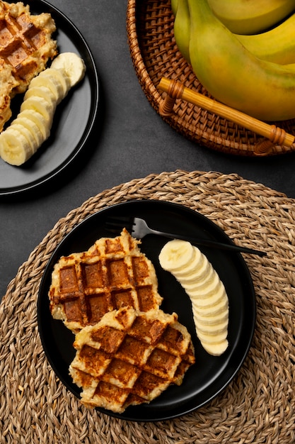 Natureza morta de receita com banana de plátano