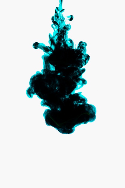 Foto grátis nuvem de tinta azul escura em branco