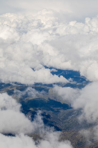 nuvens brancas