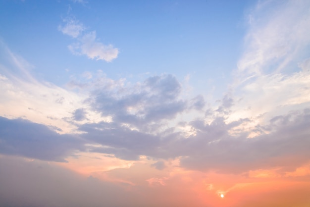 Nuvens, crepúsculo, vezes