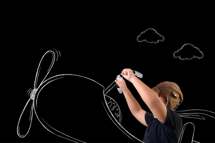 Foto grátis o garoto finge ser um super-herói e está jogando como astronauta. desenhe o conceito