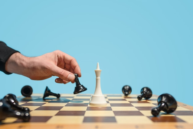 Foto grátis o tabuleiro de xadrez e o conceito de jogo de ideias e concorrência de negócios.