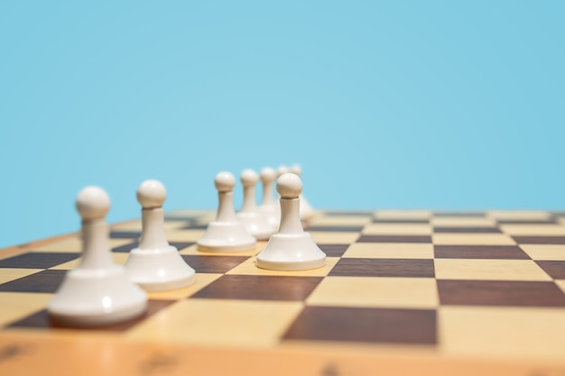 O tabuleiro de xadrez e o conceito de jogo de ideias e concorrência de negócios.