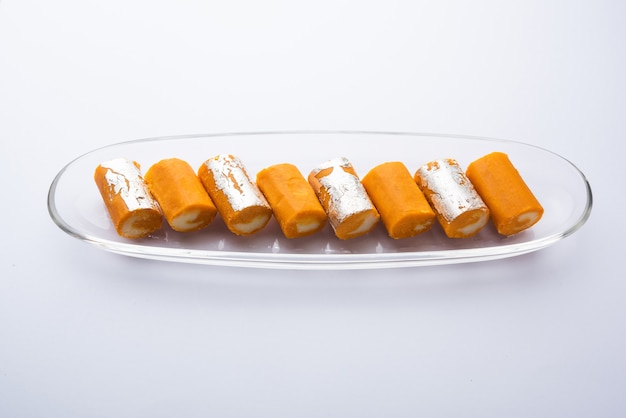 Orange roll barfee ou barfi sweet ou mitlai