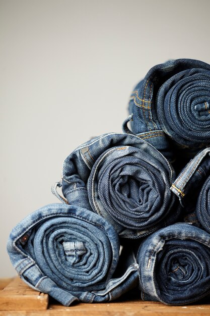 os detalhes de tecido jeans azul