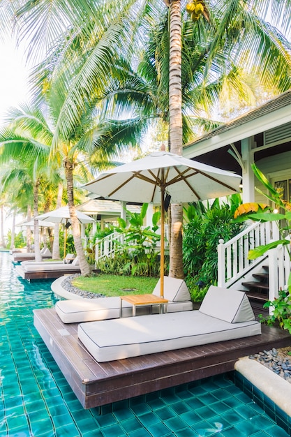 outdoor casa luxuosa piscina