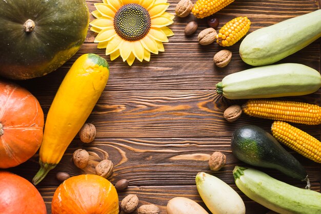 Outono vegetais com espaço no meio