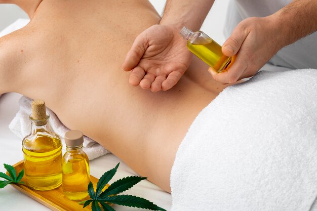 Paciente a receber tratamento com CBD