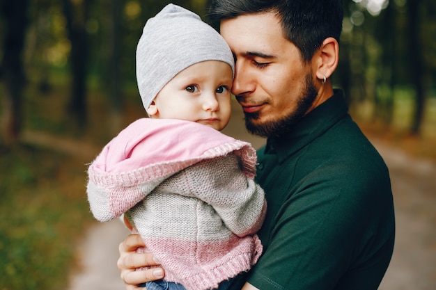 Foto grátis pai, com, filha pequena