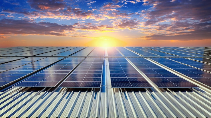 Foto grátis painéis solares na cobertura. (célula solar)