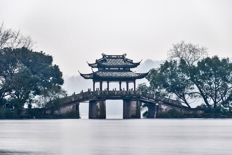 Foto grátis paisagem com um edifício antigo