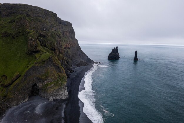 Paisagem da Islândia com bela paisagem aquática
