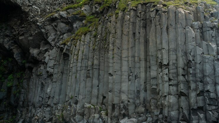 Foto grátis paisagem da natureza nublada pelo lago