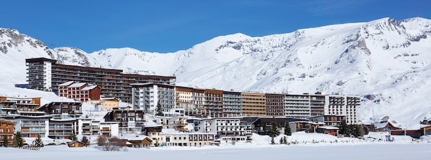 Paisagem e estação de esqui nos Alpes franceses, Tignes