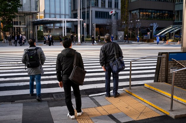 Paisagem urbana da cidade de tóquio com travessia de pedestres