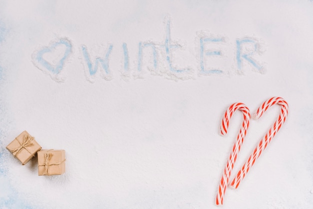 Palavra inverno em pó de açúcar com doces