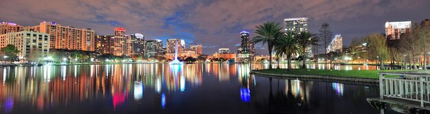 Panorama da noite de Orlando