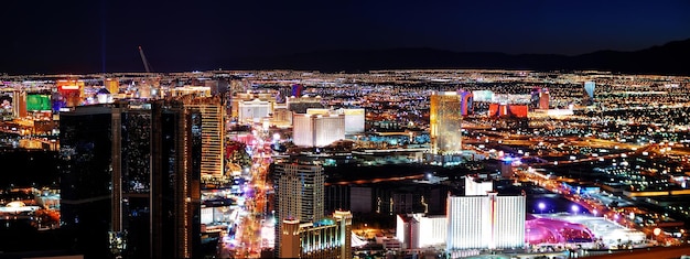 Panorama de tiras de Las Vegas à noite