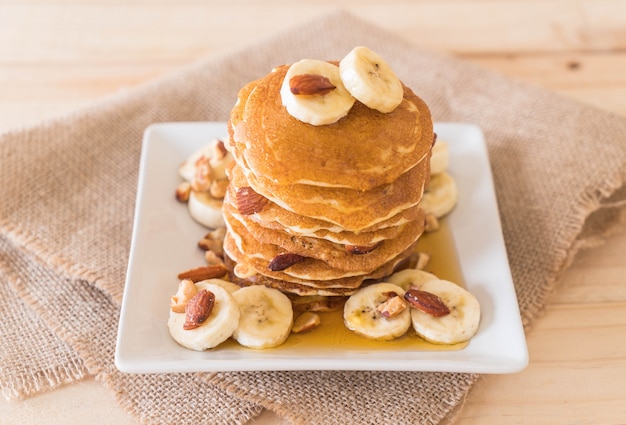 Foto grátis panqueca de banana amêndoa