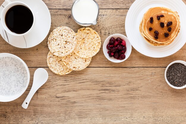 Panquecas de arroz e café expandidas