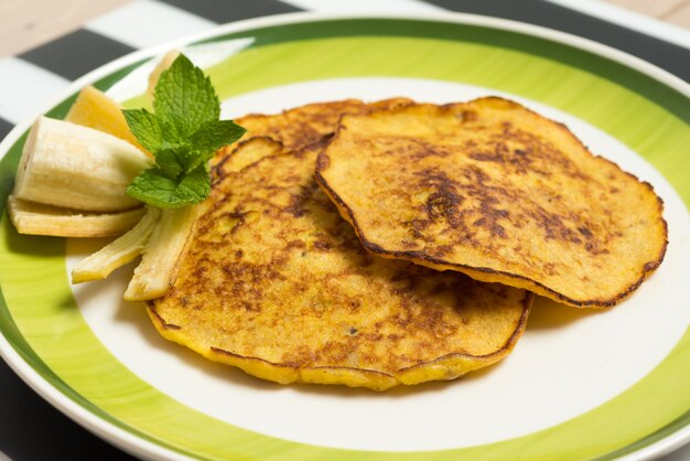 Foto grátis panquecas saborosas de banana