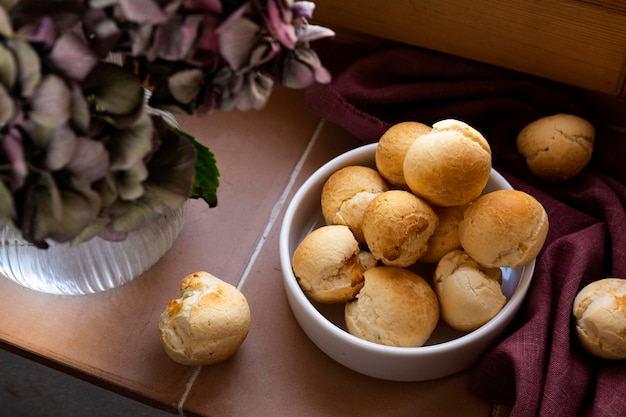 Pão de queijo delicioso assado