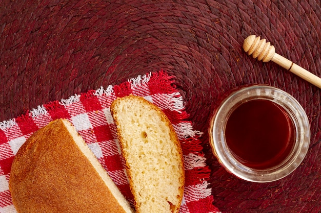 Foto grátis pão fatiado com vista superior de geléia